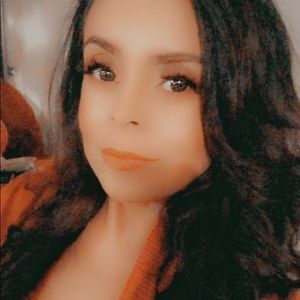 Meet your Posher, Lorena